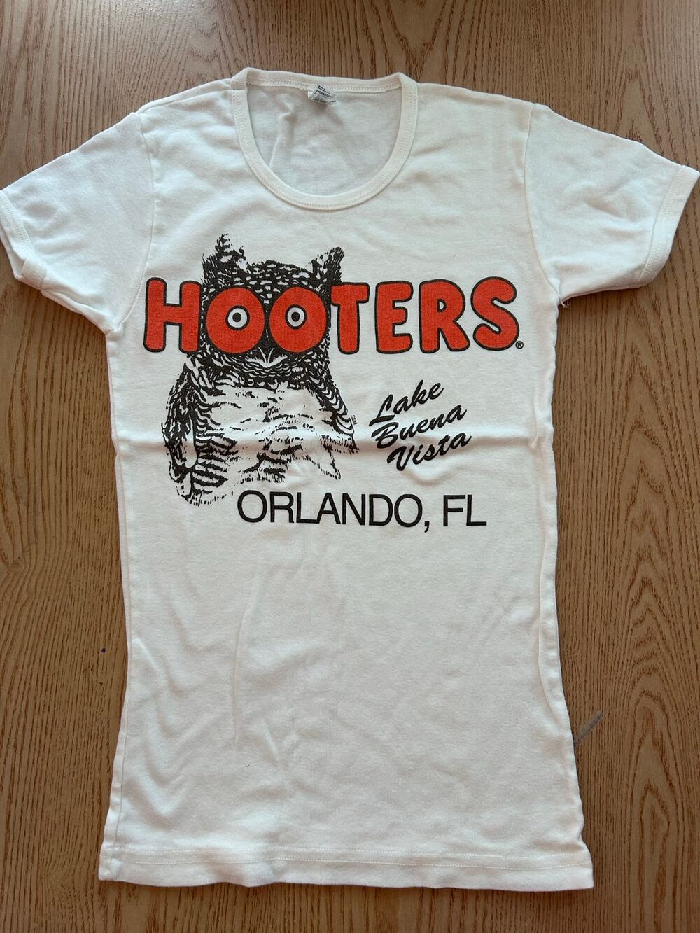 b20 Women's Hooters Baby Doll T-shirt Cotton Spft & Stretchy White size Small